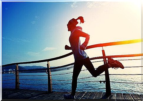 Woman-running-on-the-beach