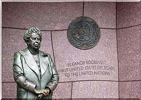 A statue in homage to Eleanor Roosevelt