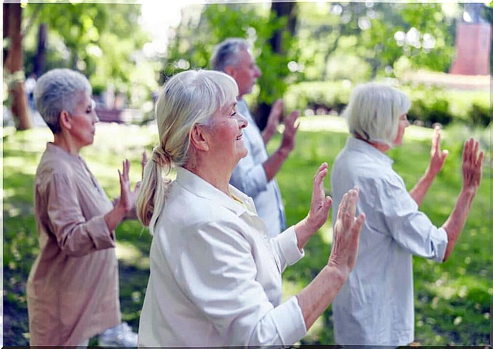 People practicing qigong.